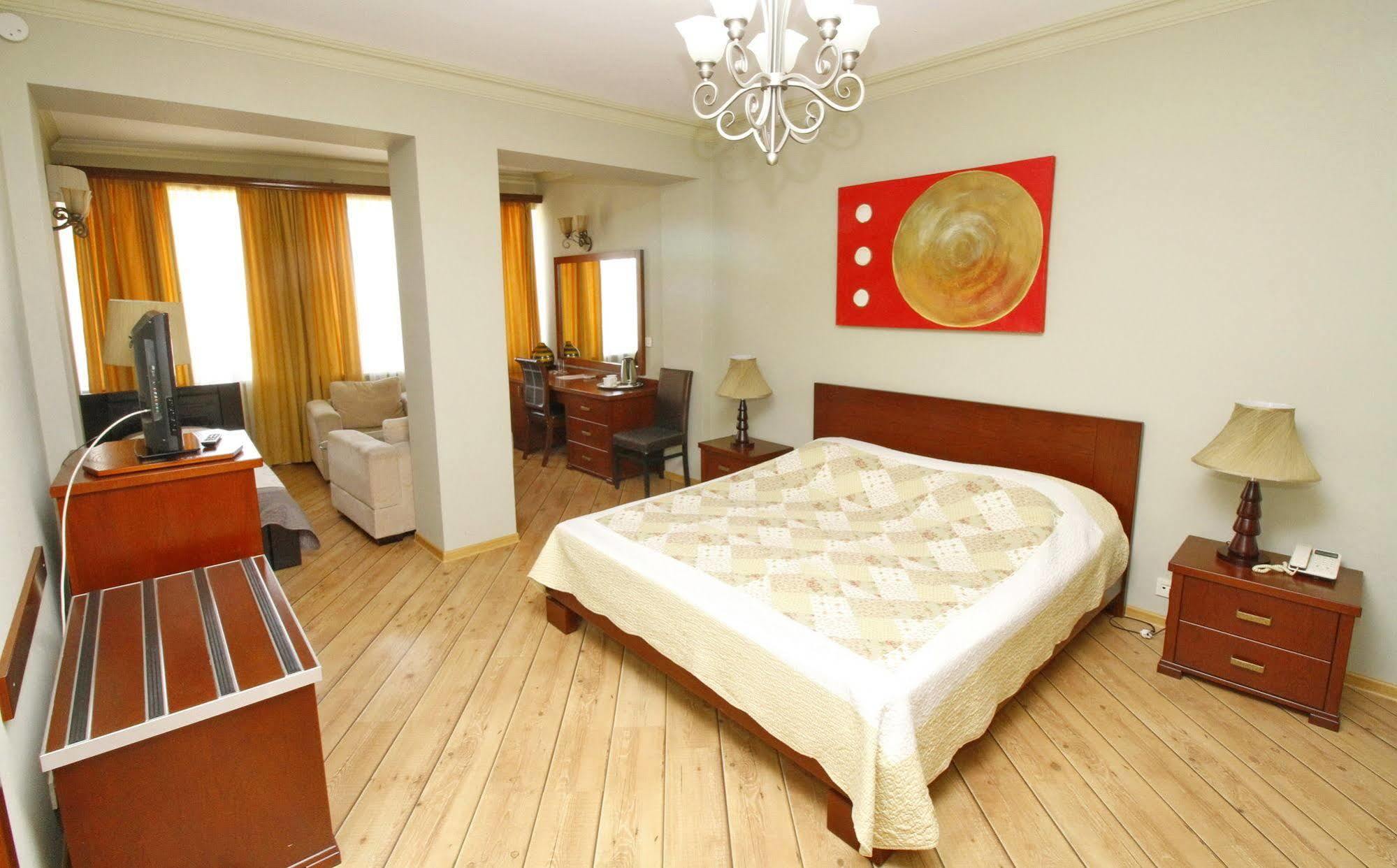 Penthouse Hotel Tbilisi Ngoại thất bức ảnh