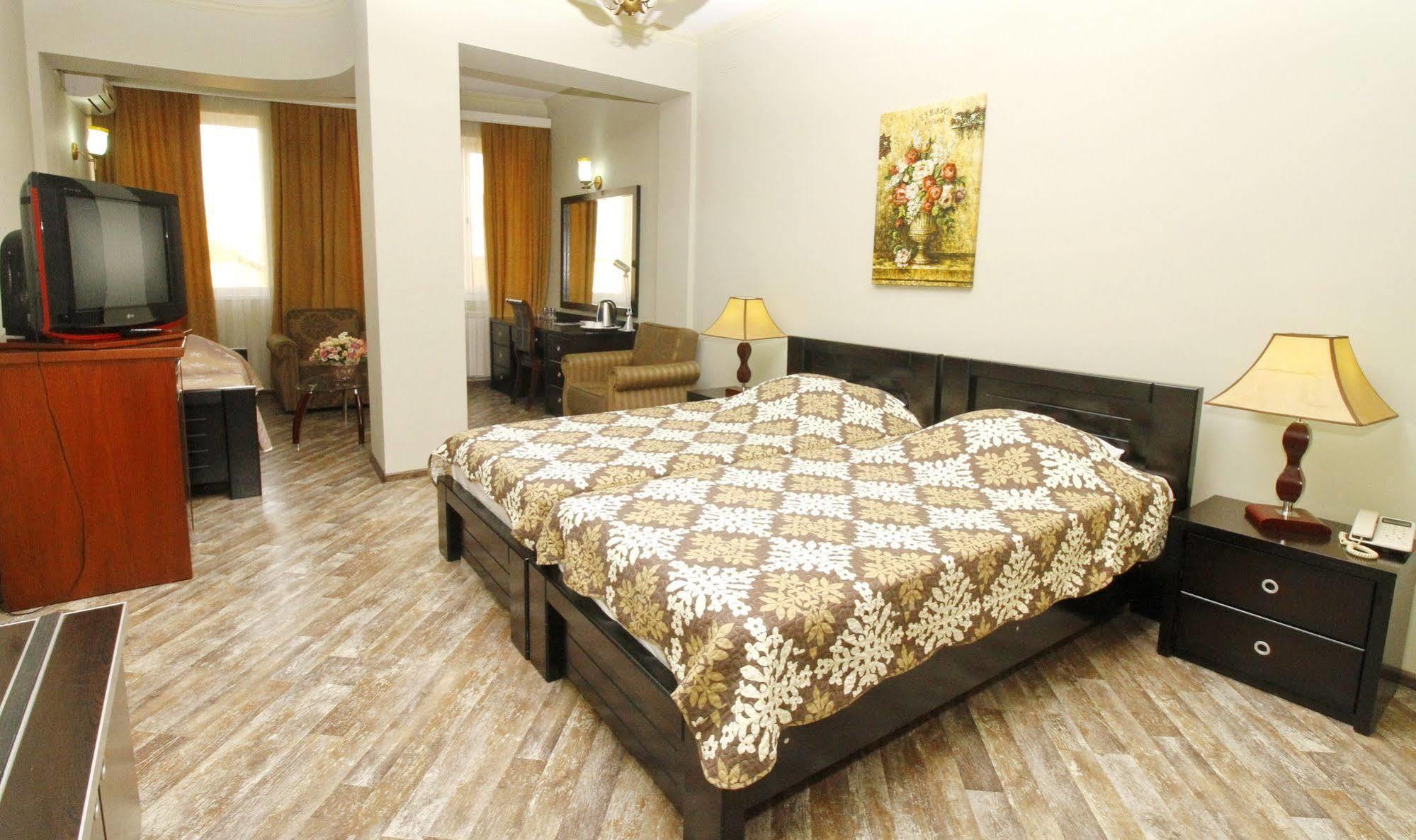Penthouse Hotel Tbilisi Ngoại thất bức ảnh
